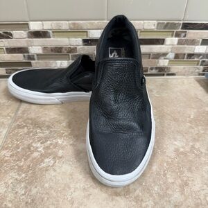 Vans Black Leather Slip-On Ultracush Sneakers  Women’s 9, Men’s 7.5